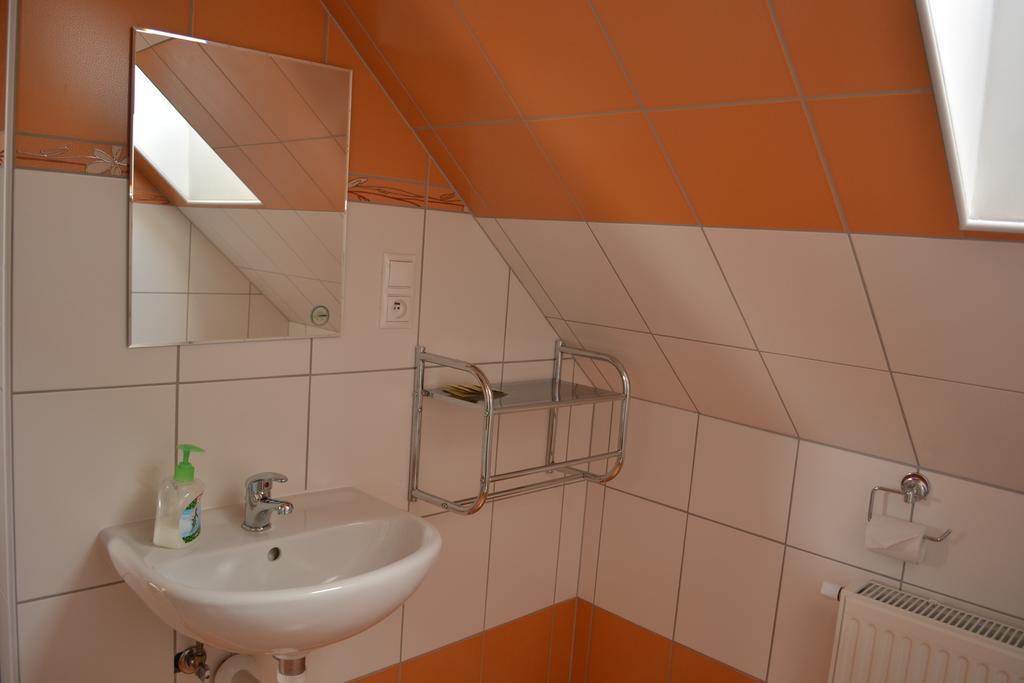 Penzion Farma Dvorec Radnice Rum bild