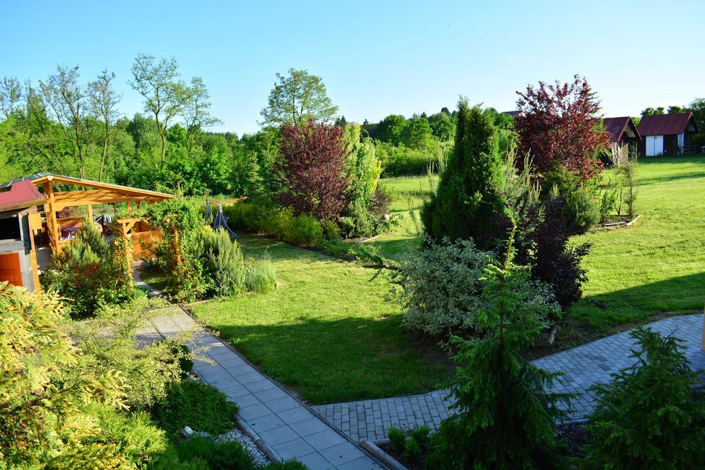 Penzion Farma Dvorec Radnice Exteriör bild