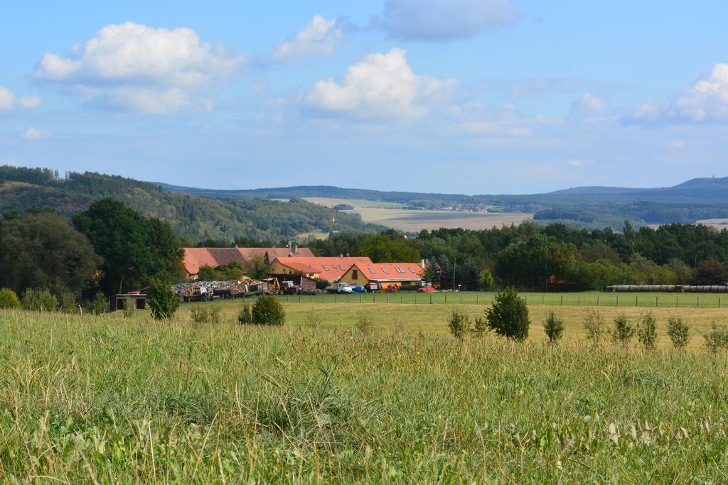 Penzion Farma Dvorec Radnice Exteriör bild