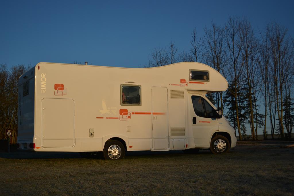 Penzion Farma Dvorec Radnice Exteriör bild